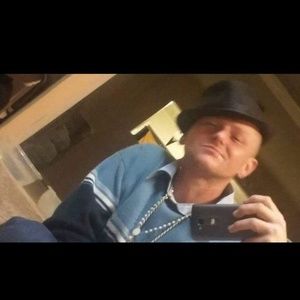 Meet your Posher, Ewwee